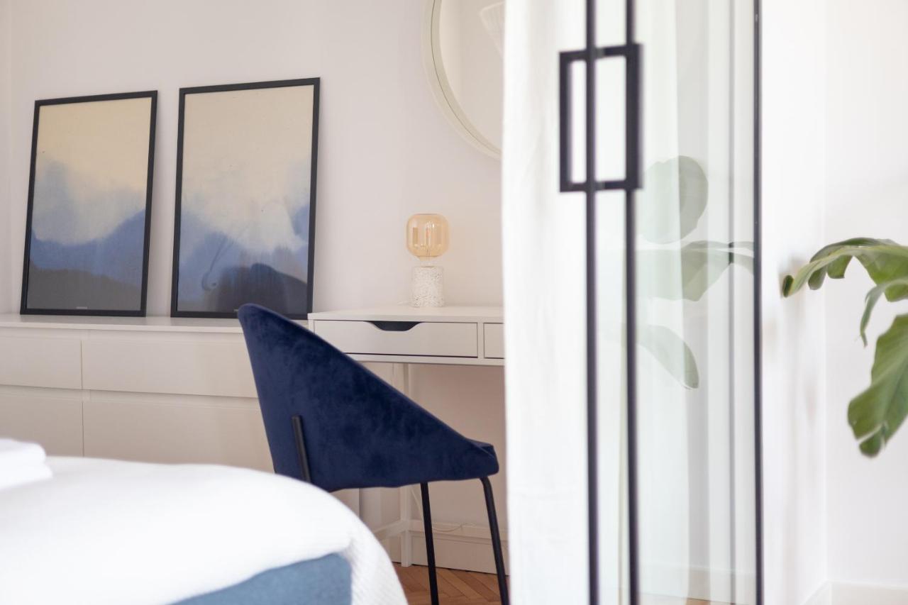 Designer Apartment In The Central Варшава Экстерьер фото